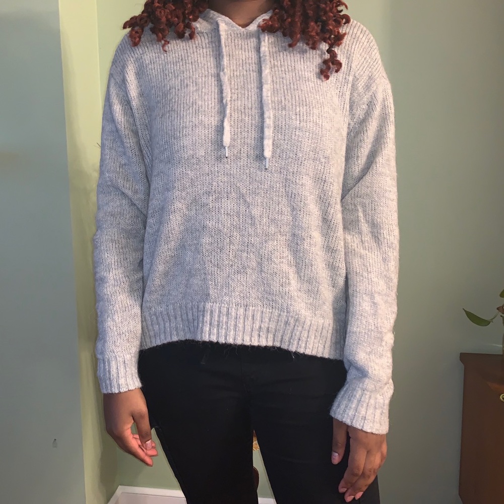 H&M light grey sweater with hood